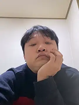 offwhite777 online show from February 15, 2025, 8:54 pm