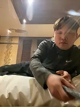 offwhite777 online show from February 27, 2025, 10:26 am