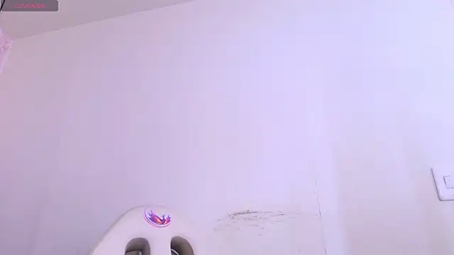 Raichell  online show from November 11, 2025, 4:12 am