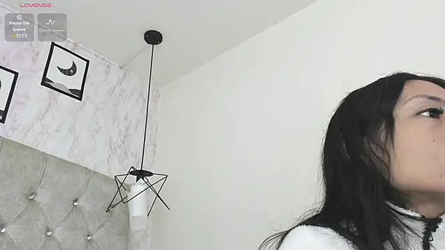 Raichell  online show from July 1, 2026, 12:18 pm