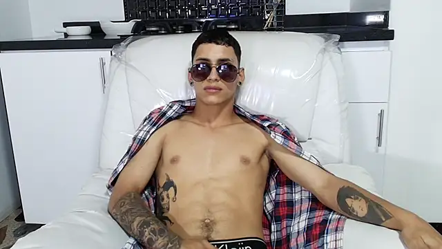 JhoanLeandro online show from January 31, 2025, 11:35 pm