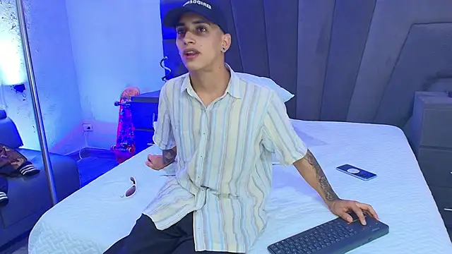 Snapshot of JhoanLeandro chatting on February 13, 2025, 3:50 am JhoanLeandro online show from February 13, 2025, 3:50 am