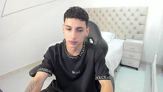 Snapshot of JhoanLeandro chatting on September 21, 2025, 5:42 am JhoanLeandro online show from September 21, 2025, 5:42 am