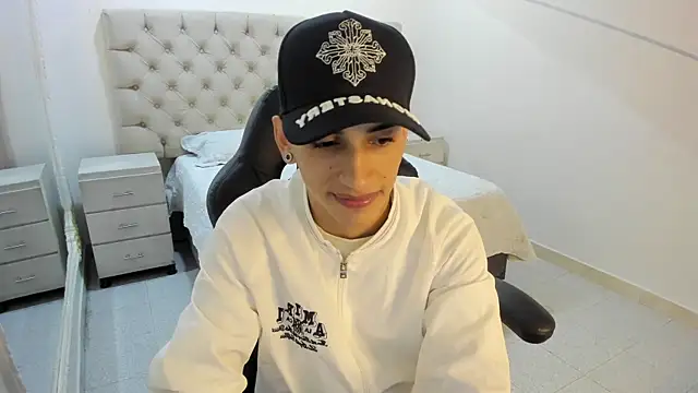 Snapshot of JhoanLeandro chatting on November 30, 2025, 5:00 am JhoanLeandro online show from November 30, 2025, 5:00 am