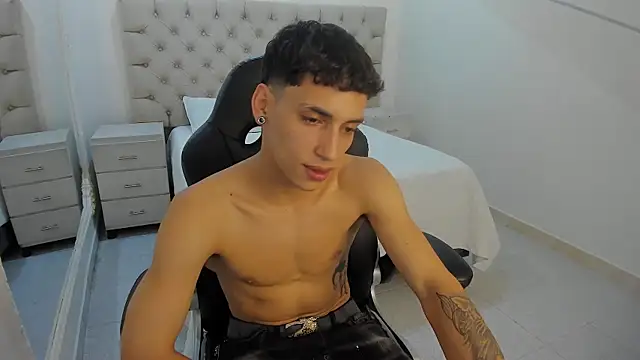 Snapshot of JhoanLeandro chatting on December 20, 2025, 7:15 am JhoanLeandro online show from December 20, 2025, 7:15 am