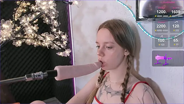 Snapshot of kitness_sky chatting on February 12, 2025, 10:56 am kitness sky online show from February 12, 2025, 10:56 am