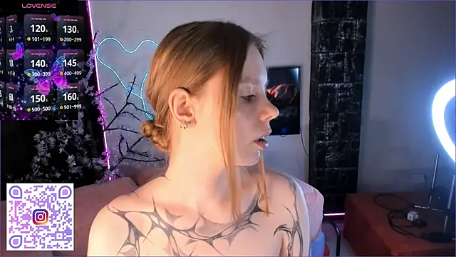 Snapshot of kitness_sky chatting on March 7, 2025, 12:23 pm kitness sky online show from March 7, 2025, 12:23 pm