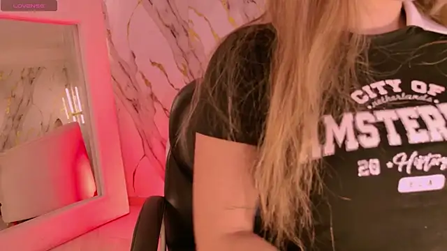 AmaiaHaywood online show from November 25, 2025, 4:34 am