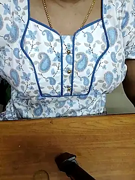 Snapshot of Tamil_Radha chatting on September 26, 2025, 5:17 pm Tamil Radha online show from September 26, 2025, 5:17 pm