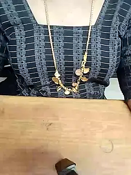 Snapshot of Tamil_Radha chatting on October 4, 2025, 5:44 pm Tamil Radha online show from October 4, 2025, 5:44 pm