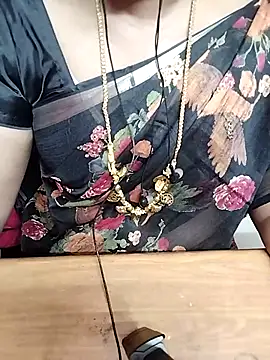 Snapshot of Tamil_Radha chatting on October 12, 2025, 5:45 pm Tamil Radha online show from October 12, 2025, 5:45 pm