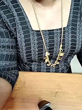 Snapshot of Tamil_Radha chatting on October 14, 2025, 12:33 am Tamil Radha online show from October 14, 2025, 12:33 am