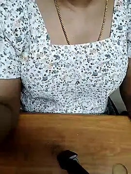 Snapshot of Tamil_Radha chatting on October 22, 2025, 5:24 pm Tamil Radha online show from October 22, 2025, 5:24 pm