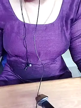 Snapshot of Tamil_Radha chatting on October 25, 2025, 1:35 am Tamil Radha online show from October 25, 2025, 1:35 am