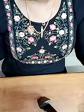 Snapshot of Tamil_Radha chatting on October 27, 2025, 5:39 pm Tamil Radha online show from October 27, 2025, 5:39 pm