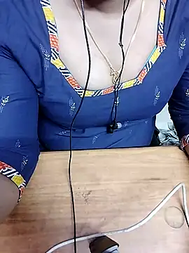 Snapshot of Tamil_Radha chatting on October 29, 2025, 6:09 pm Tamil Radha online show from October 29, 2025, 6:09 pm