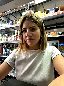 Andrea18 blonde online show from December 1, 2025, 1:49 pm