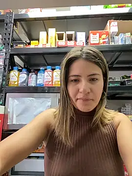 Snapshot of Andrea18_blonde chatting on February 25, 2026, 1:43 pm Andrea18 blonde online show from February 25, 2026, 1:43 pm