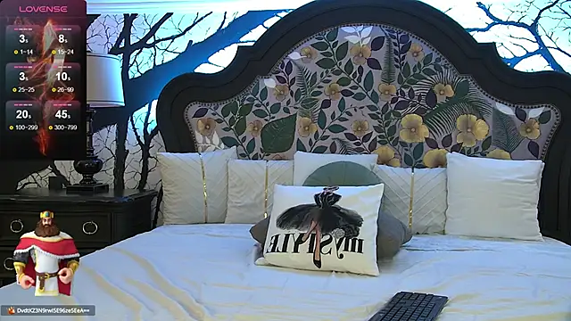 Amber Luna online show from February 10, 2025, 1:44 pm