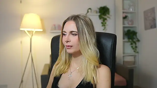 catecrago  online show from December 15, 2025, 9:13 am