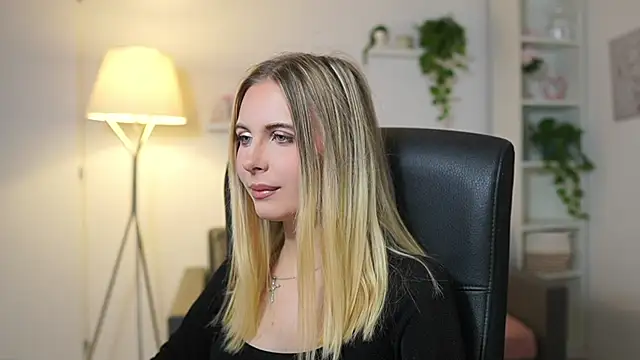 catecrago  online show from December 17, 2025, 9:15 am