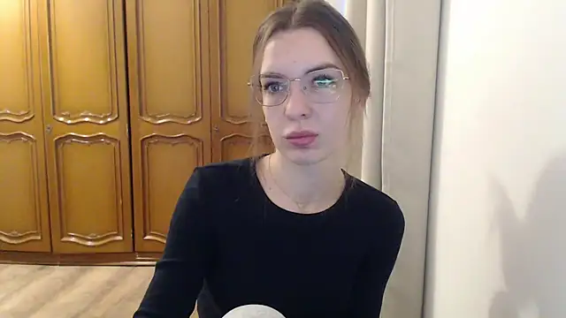 aurora lust online show from November 18, 2025, 6:29 am