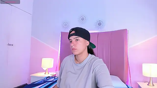 Liiam smith  online show from September 29, 2025, 1:16 pm