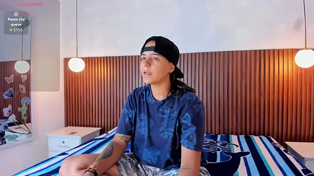 Liiam smith  online show from October 2, 2025, 7:21 pm