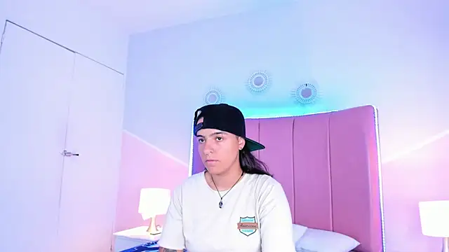 Liiam smith  online show from October 11, 2025, 1:20 pm