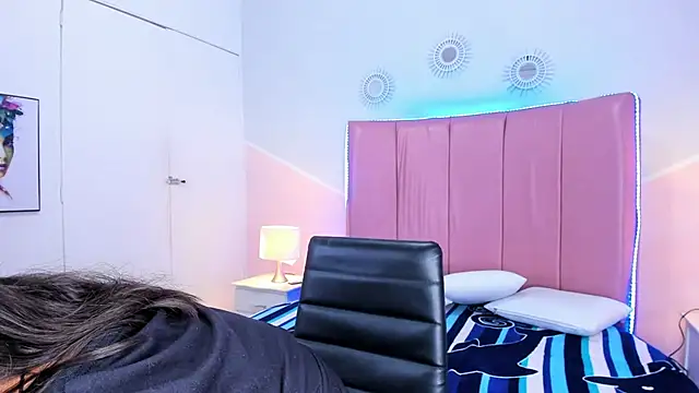 Liiam smith  online show from October 16, 2025, 1:56 pm