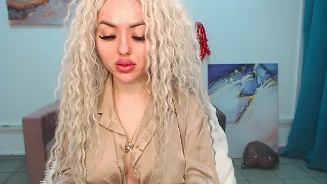 Snapshot of MissisCaty chatting on February 10, 2025, 7:49 pm MissisCaty online show from February 10, 2025, 7:49 pm