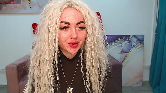 Snapshot of MissisCaty chatting on February 12, 2025, 7:45 pm MissisCaty online show from February 12, 2025, 7:45 pm