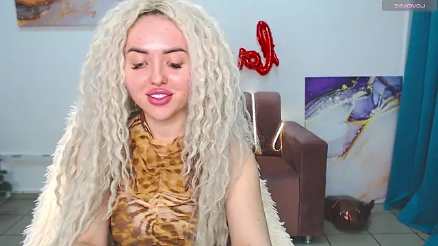 Snapshot of MissisCaty chatting on February 25, 2025, 10:39 pm MissisCaty online show from February 25, 2025, 10:39 pm