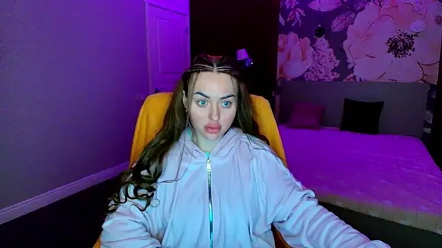 MissisCaty online show from April 16, 2026, 1:39 am