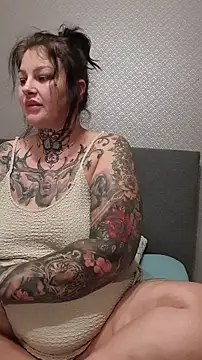 CannabisQueenn online show from October 5, 2025, 7:23 pm