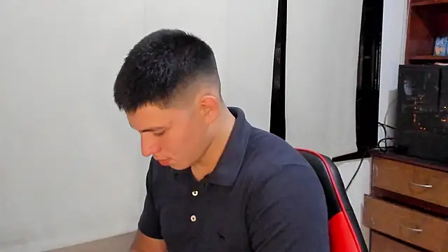 JamesCr  online show from February 11, 2025, 3:40 am