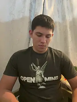 JamesCr  online show from March 4, 2025, 12:18 am