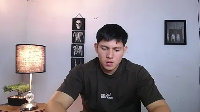 JamesCr  online show from November 25, 2025, 12:32 am