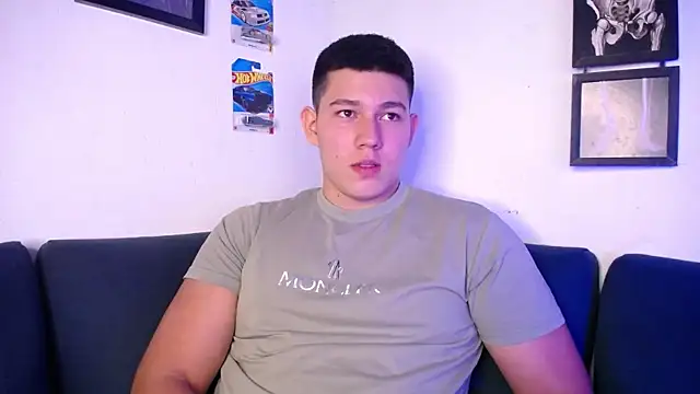 JamesCr  online show from December 23, 2025, 12:19 am