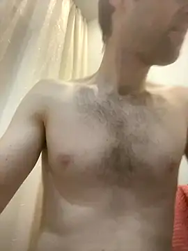 LynnAhNight online show from October 23, 2025, 3:28 am