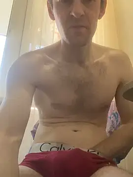 LynnAhNight online show from April 11, 2026, 5:34 am