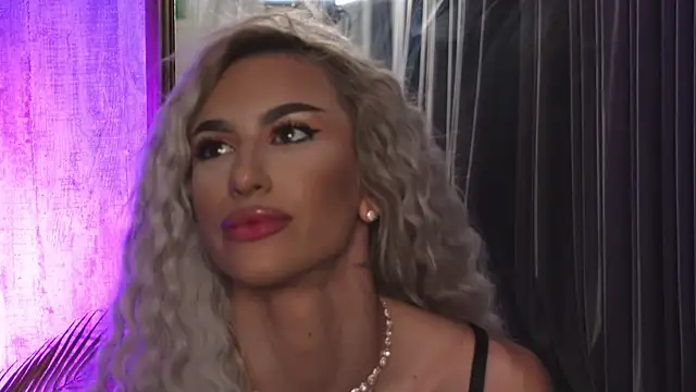 KarlaBart online show from October 1, 2025, 7:53 pm