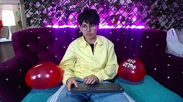 PepperTwink online show from February 15, 2025, 1:49 pm