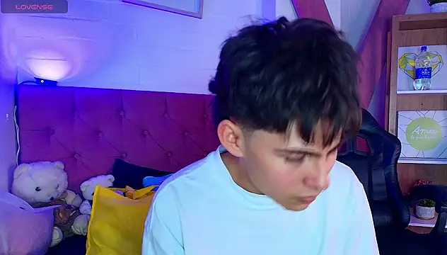 PepperTwink online show from September 25, 2025, 4:21 pm