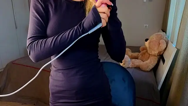 AnitaLamb online show from September 22, 2025, 4:25 am