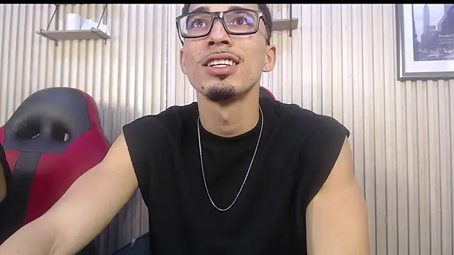 Snapshot of Becker2_ chatting on November 30, 2025, 11:09 pm Becker2 online show from November 30, 2025, 11:09 pm