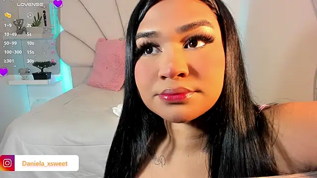 Danielaangelina online show from October 3, 2025, 6:32 am