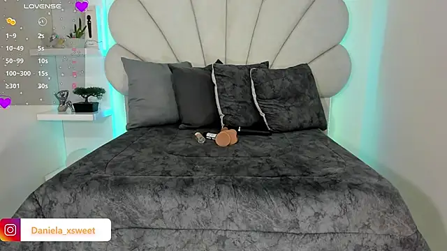 Danielaangelina online show from February 2, 2026, 4:55 am