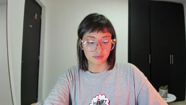 Snapshot of ggor4w33 chatting on October 11, 2025, 8:13 am ggor4w33 online show from October 11, 2025, 8:13 am