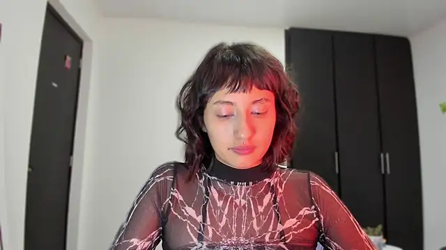 Snapshot of ggor4w33 chatting on October 12, 2025, 12:37 pm ggor4w33 online show from October 12, 2025, 12:37 pm